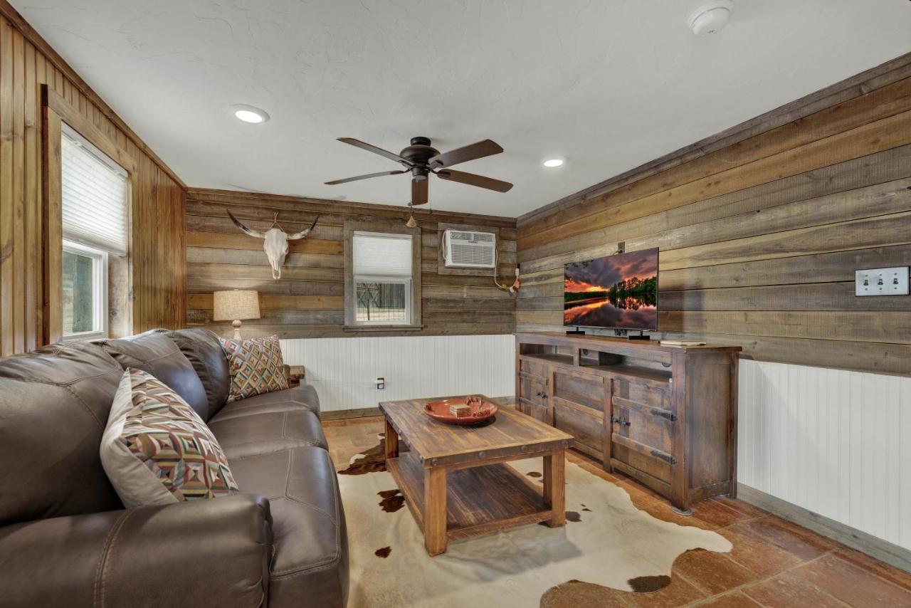 Ohana Ranch Cabin - 12 Minutes To Historic Main St Fredericksburg Dış mekan fotoğraf
